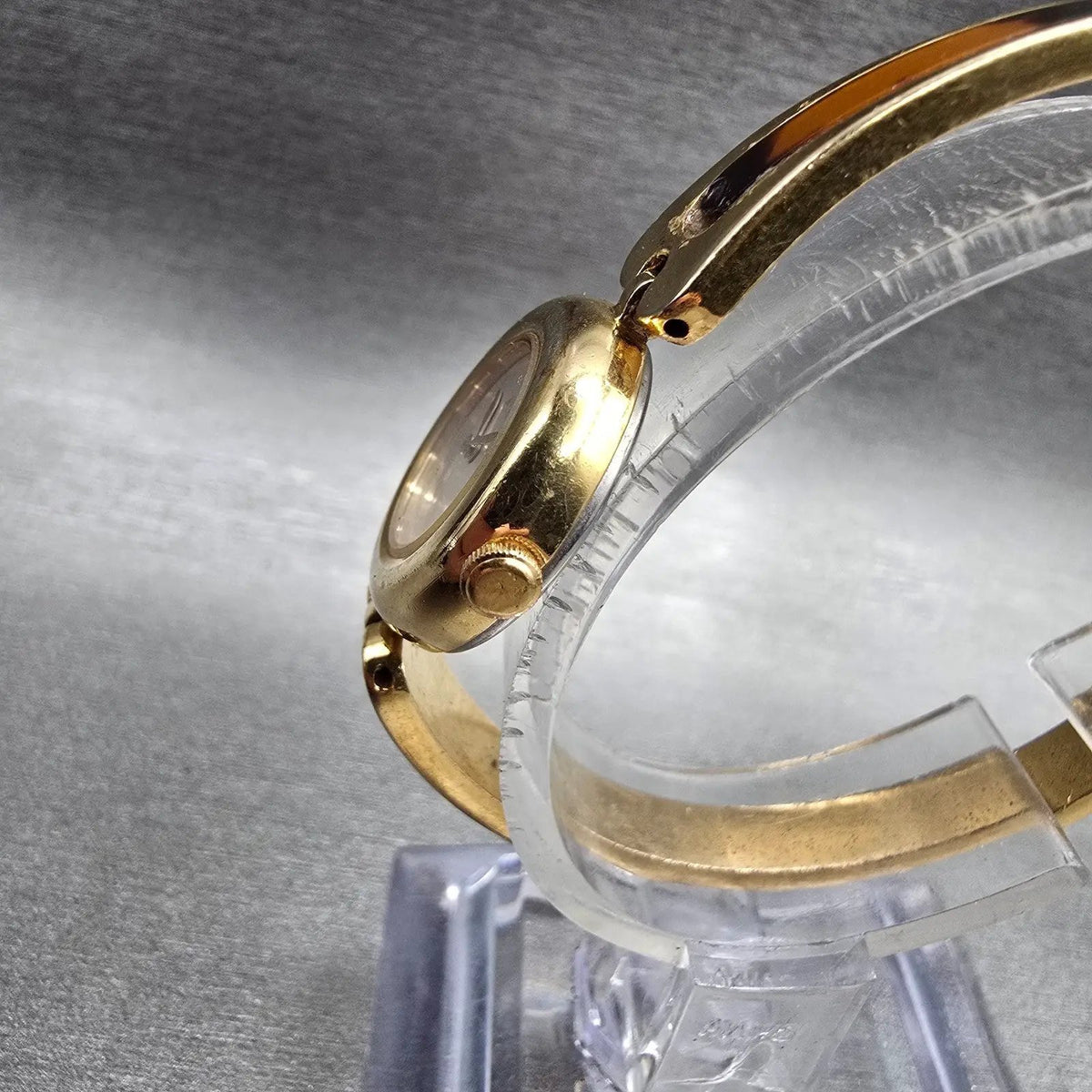 Seiko Alba Watch Women 19mm White Dial Gold Tone Round V232-0230 New Battery2