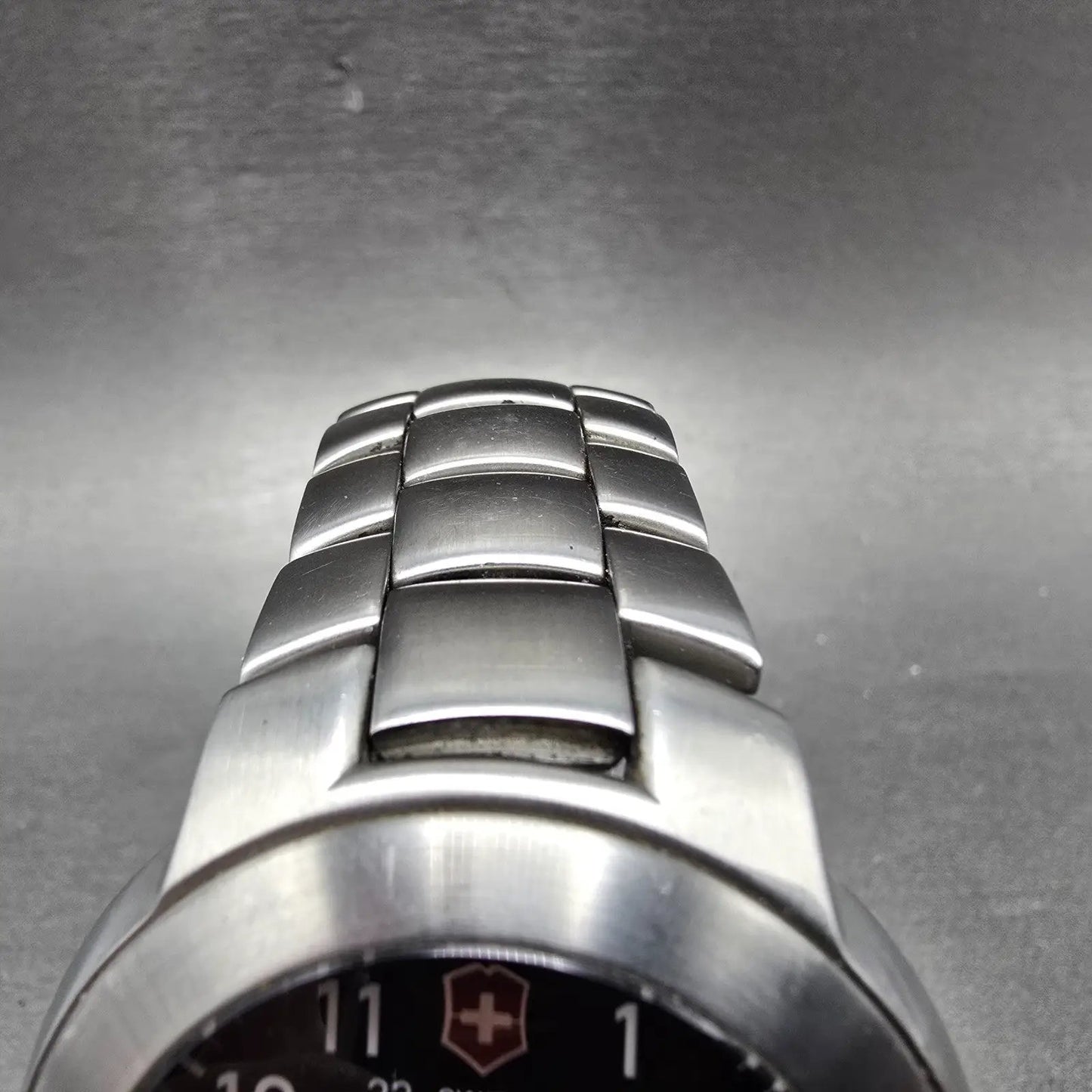 Victorinox Swiss Army Maverick Watch Men 42mm Black Dial Silver Tone Date PARTS5