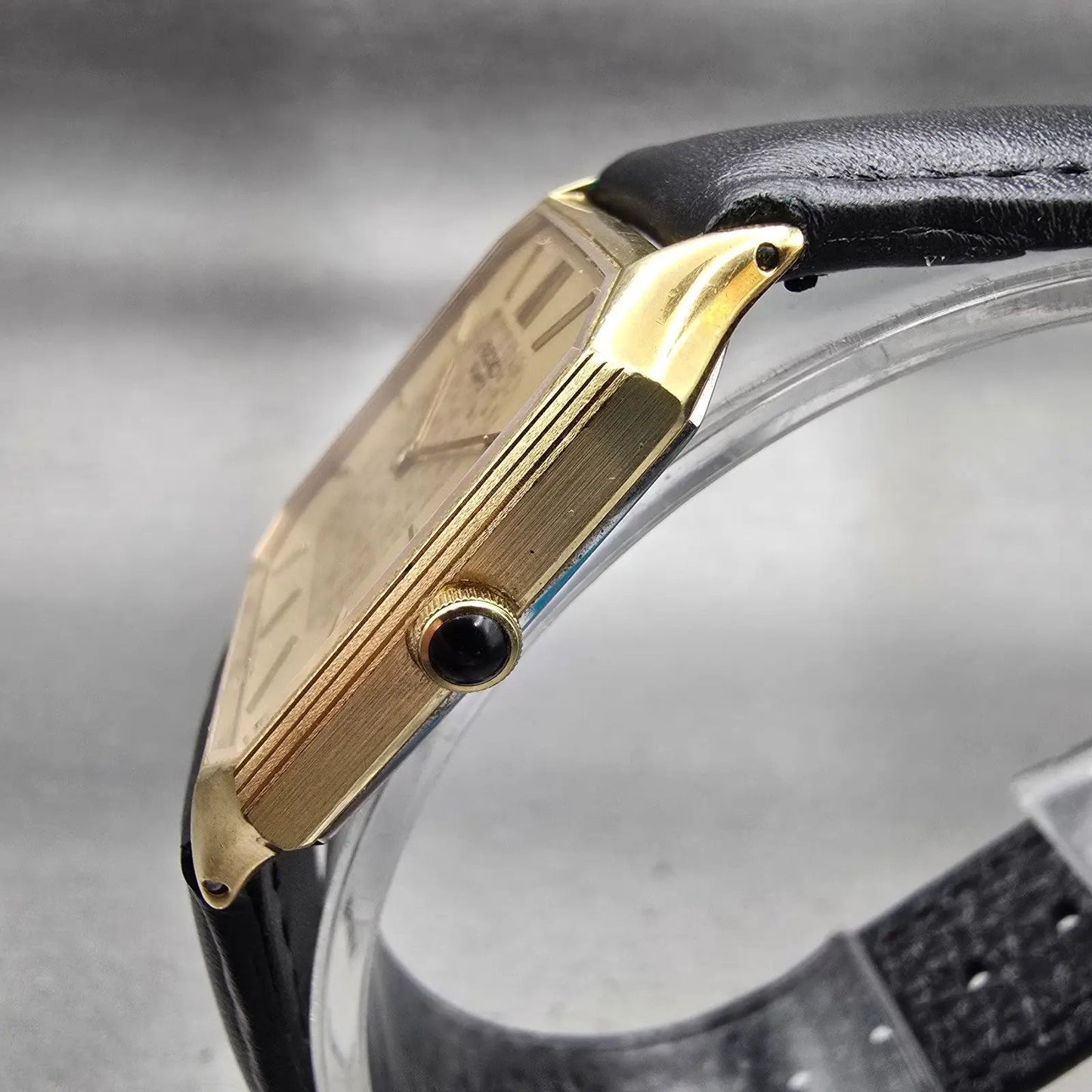 Seiko Watch Men 27mm Gold Dial Gold Tone Rectangle 5930-5199 New Battery Vintage2