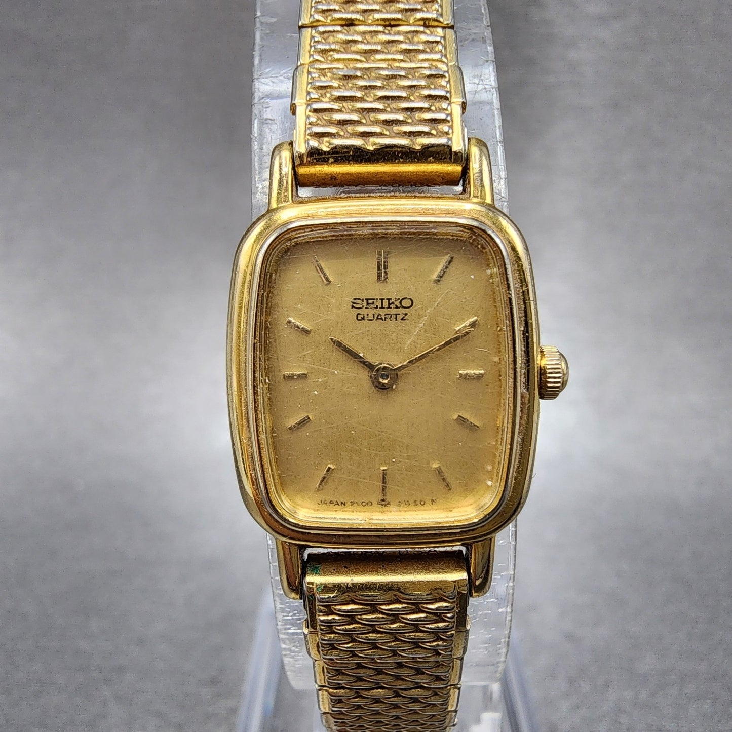 Seiko Watch Women 17mm Champagne Dial Gold Tone Rectangle 2y005b49 New Battery0