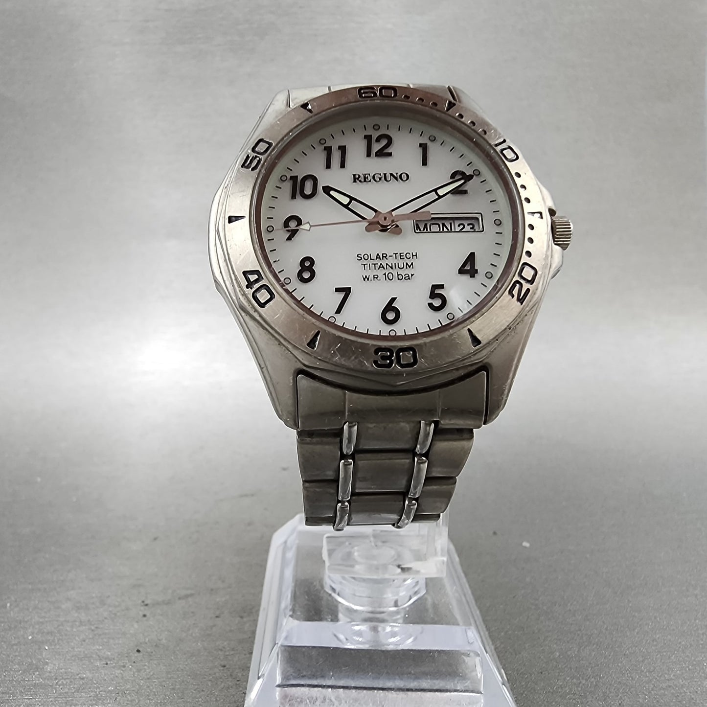 Citizen Reguno Solar Watch Men 39mm White Dial Titanium Daydate Round Runs5