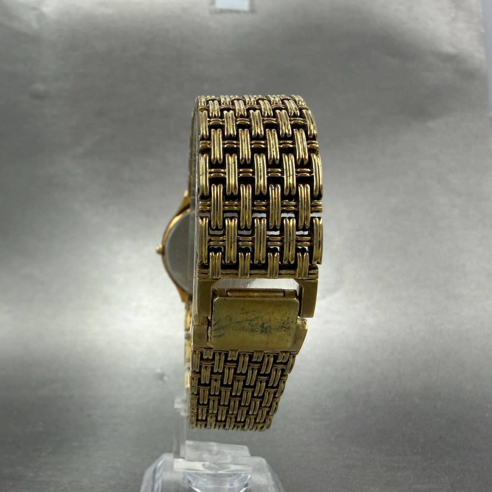 Bulova Watch Men 30mm Black Dial Gold Tone Round 92M83 ETA 976.001 PARTS8