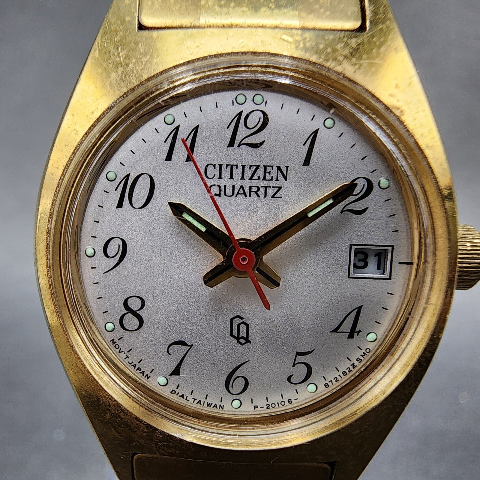 Citizen CQ Watch Women 24mm Silver Dial Gold Tone Date Round New Battery VTG1