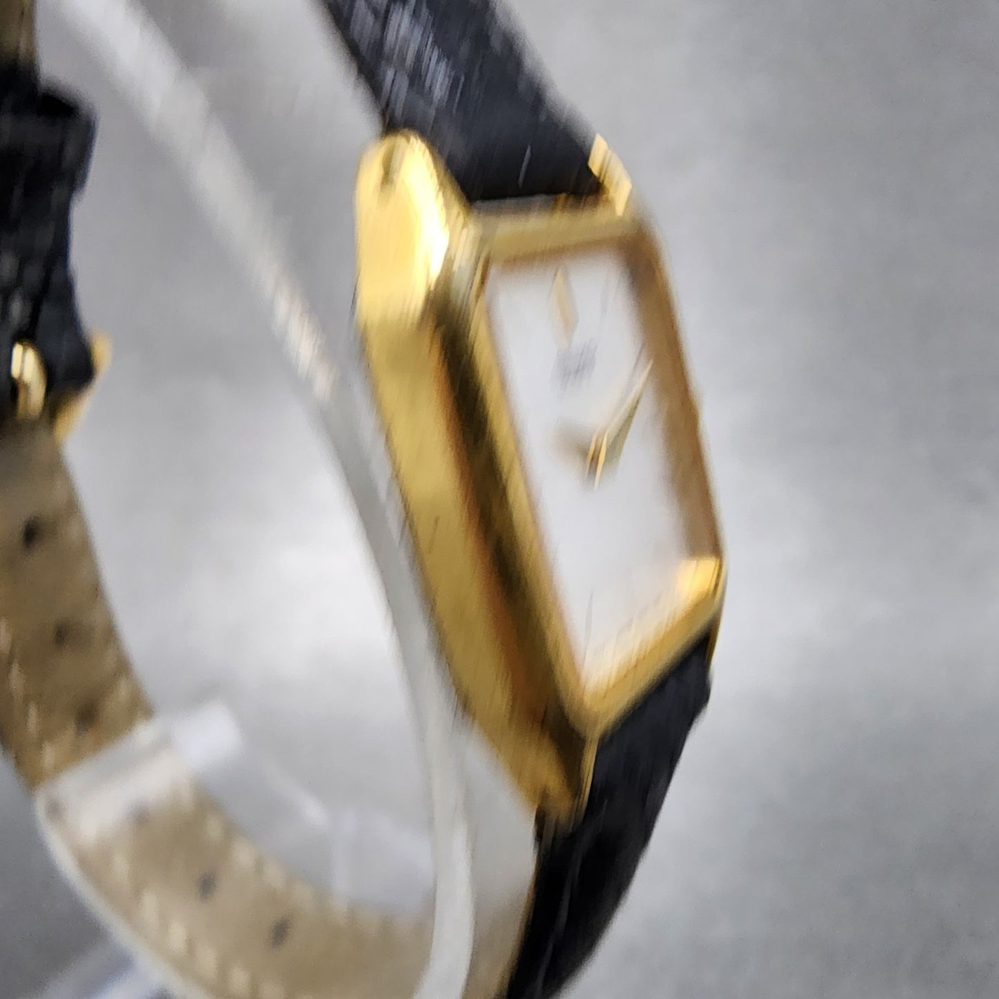 Seiko Tank Watch Women 17mm Silver Dial Gold Tone Rectangle 4N005121 New Batt3