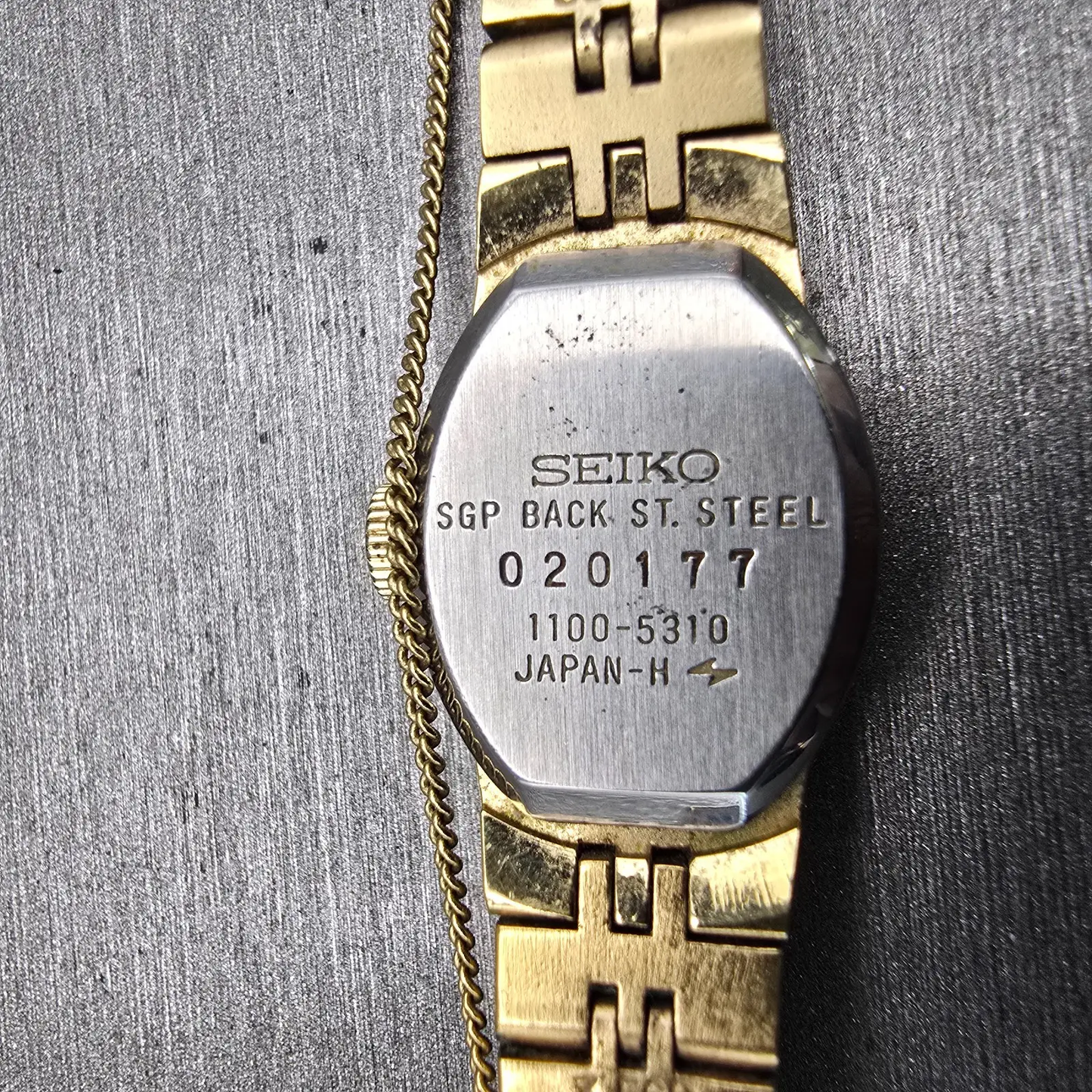 Seiko Watch Women 17mm Cream Dial Gold Tone Oval 1100-5310 Manual Wind Works VTG10