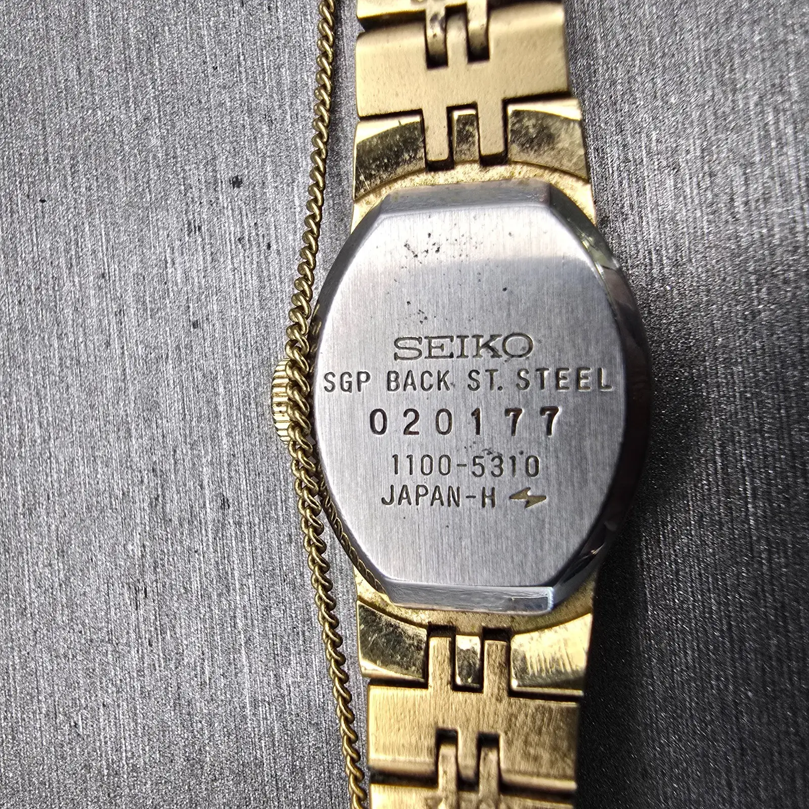 Seiko Watch Women 17mm Cream Dial Gold Tone Oval 1100-5310 Manual Wind Works VTG10