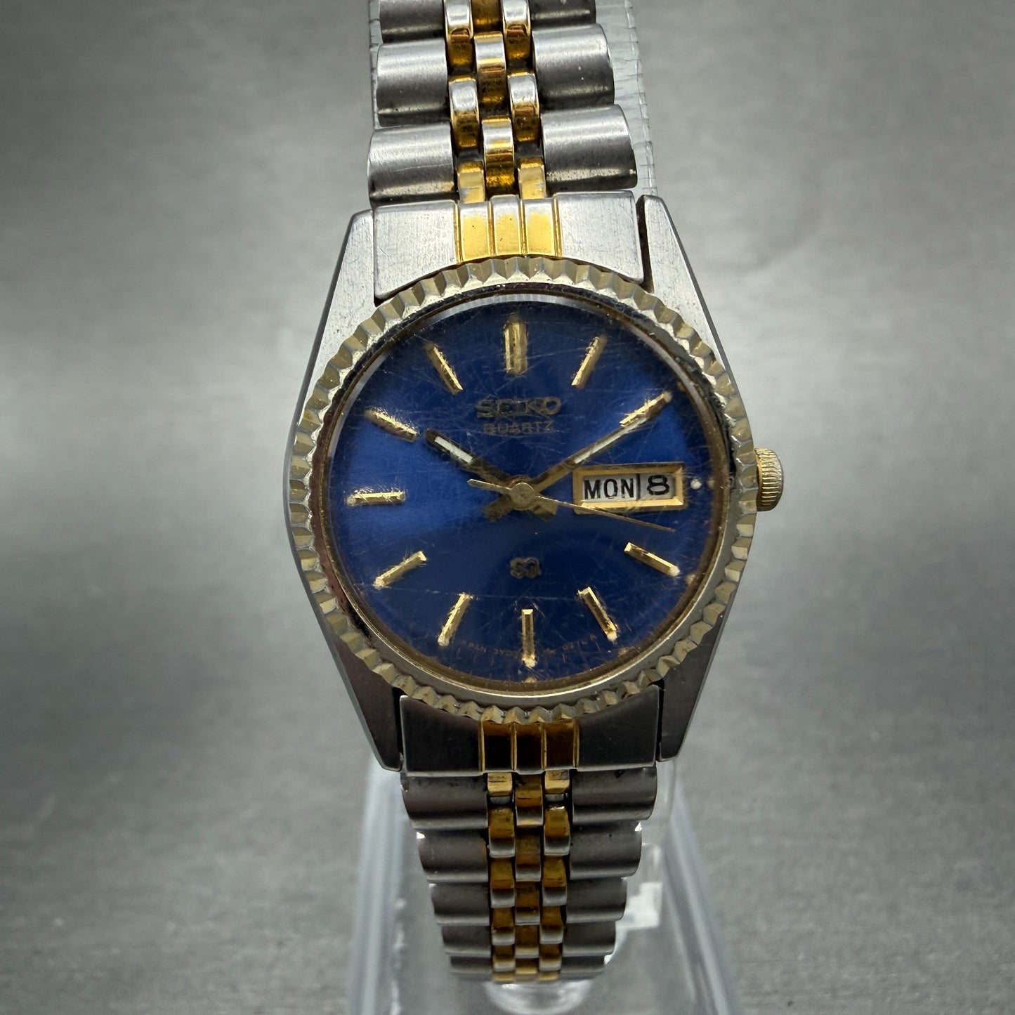 Seiko SQ Watch Women 24mm Blue Dial Two Tone Daydate Round New Battery ABHS0