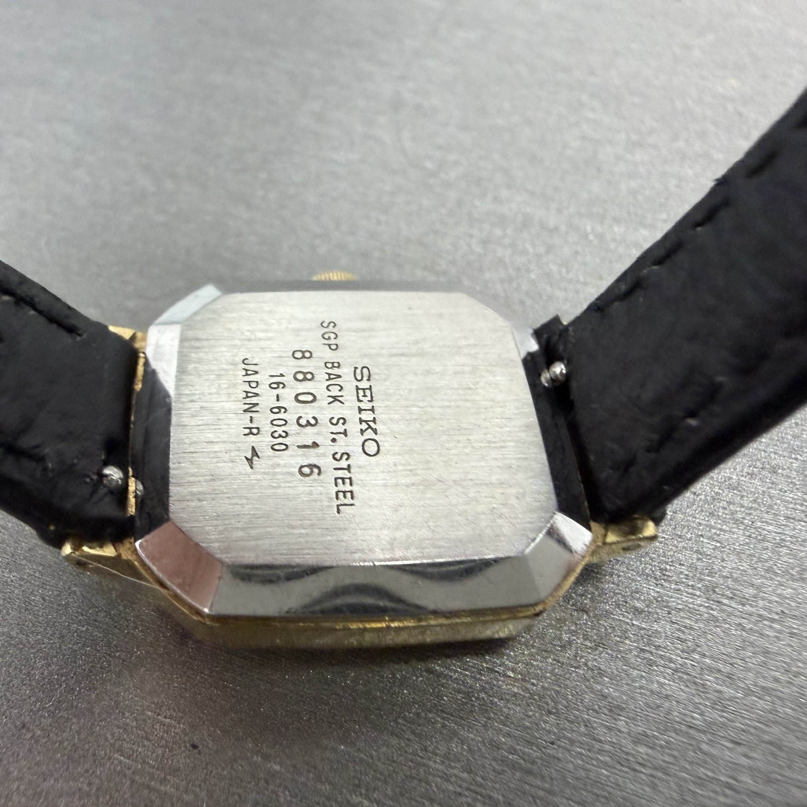 Seiko Tank Watch Women 22mm Champagne Dial Gold Tone 166030 New Battery9