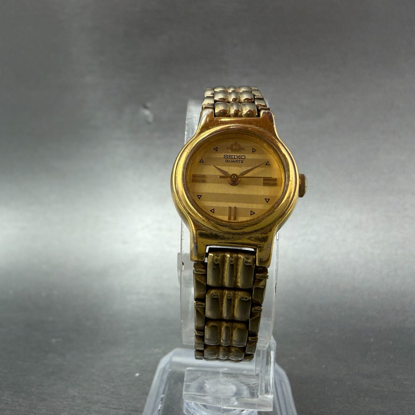 Seiko Watch Women 19mm Champagne Dial Gold Tone Round VTG V401-0510 New Battery5