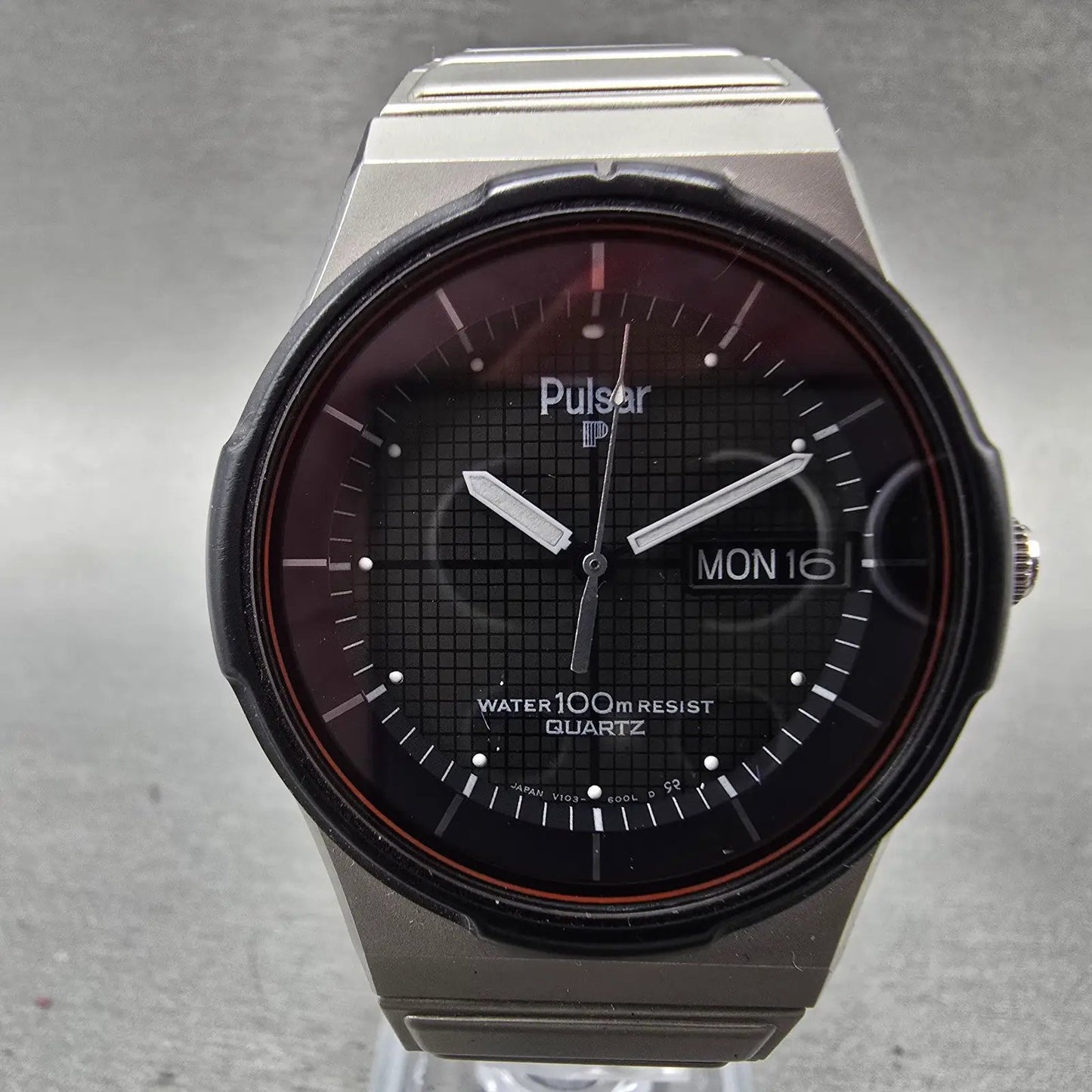 Seiko Pulsar Solar Watch Men 36mm Black Dial Silver Tone Daydate V103-6009 Runs1