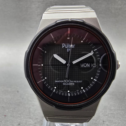 Seiko Pulsar Solar Watch Men 36mm Black Dial Silver Tone Daydate V103-6009 Runs1