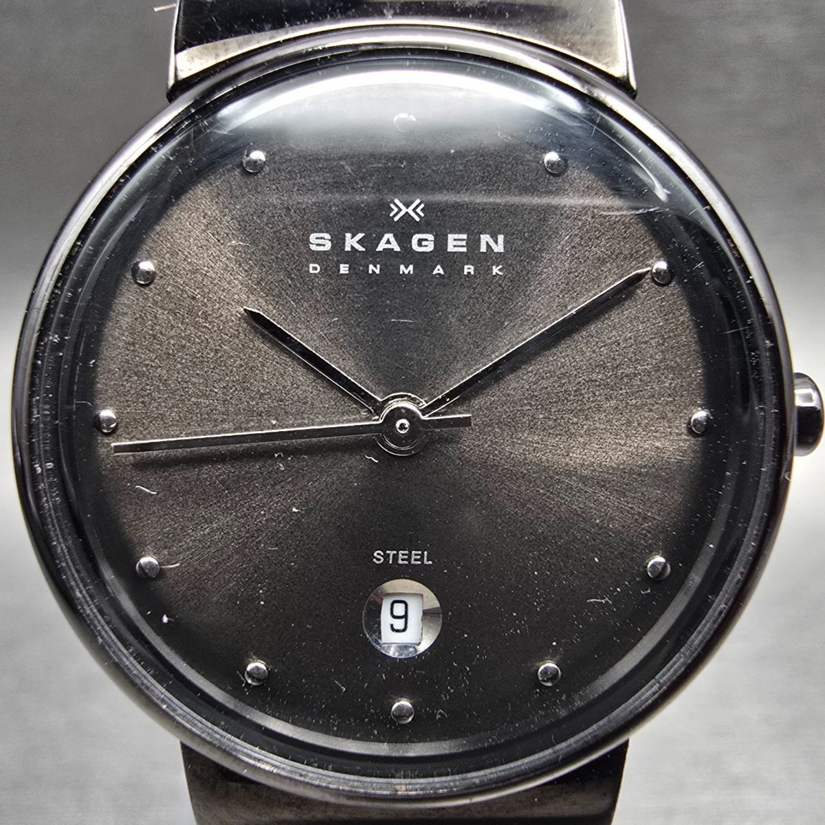 Skagen Watch Women 26mm Gray Dial Black Date Round 355SMM New Battery Mesh Band1
