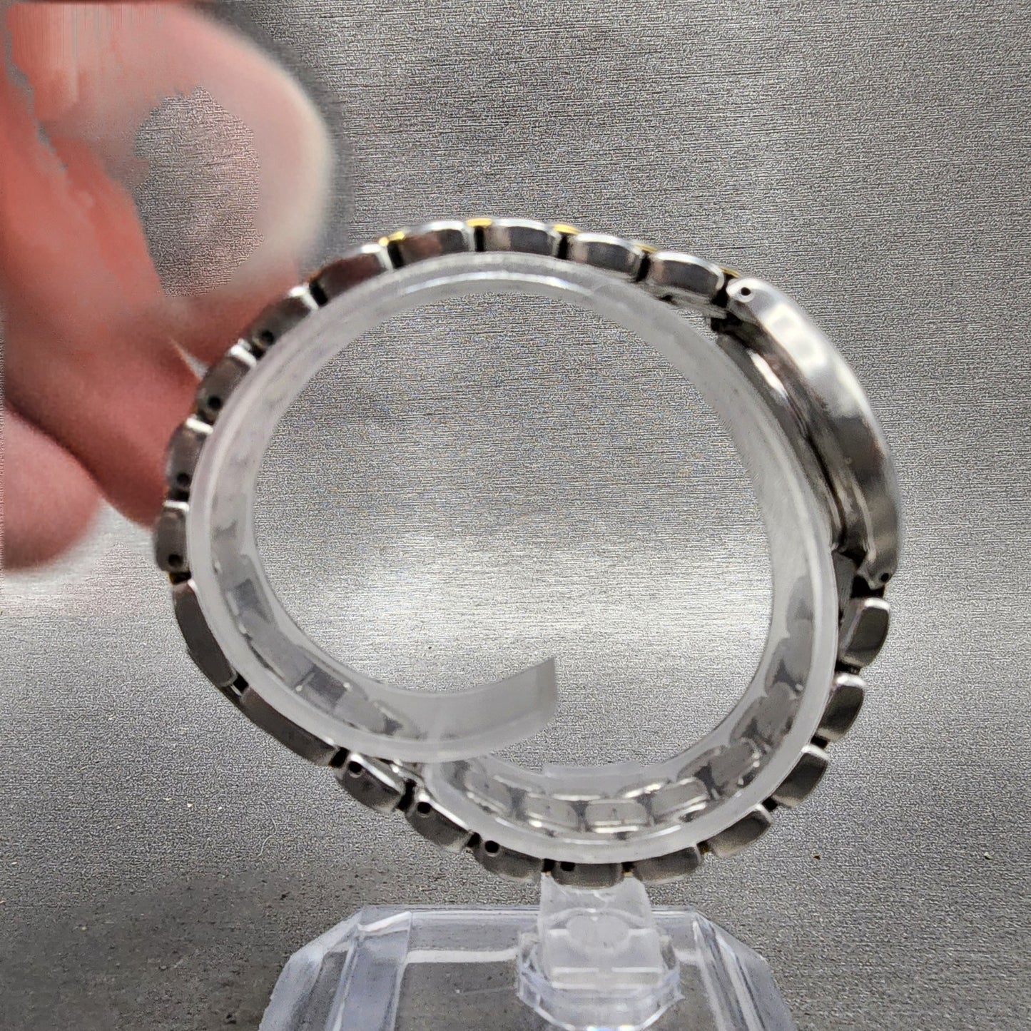 Seiko SQ 50 Watch Women 25mm White Dial Two Tone Date 7n820301 New Battery8