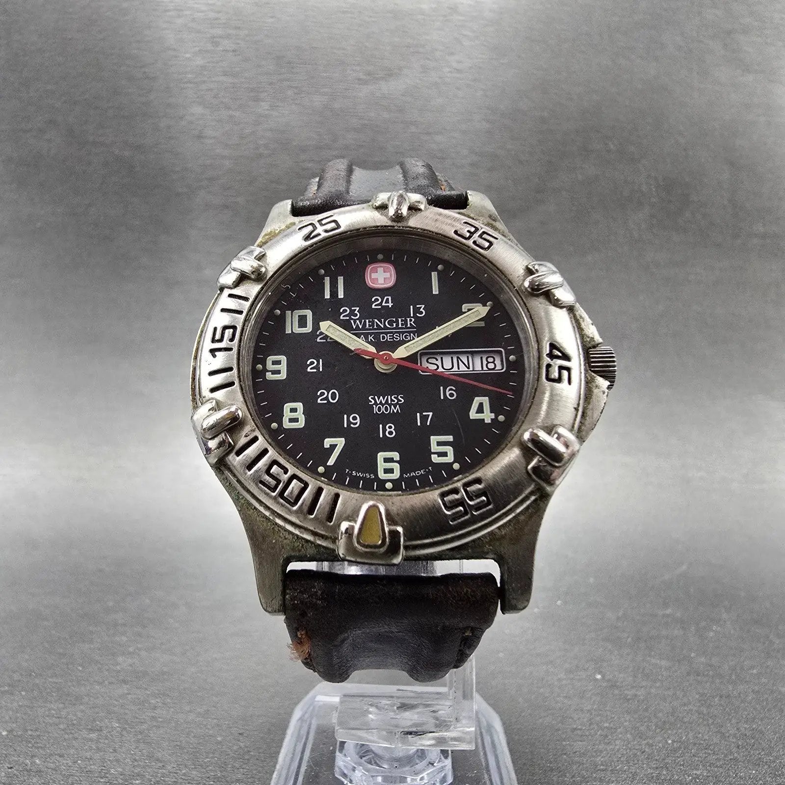 Wenger SMT Design Watch Men 40mm Black Dial Silver Tone Round 096.0685 PARTS JK6