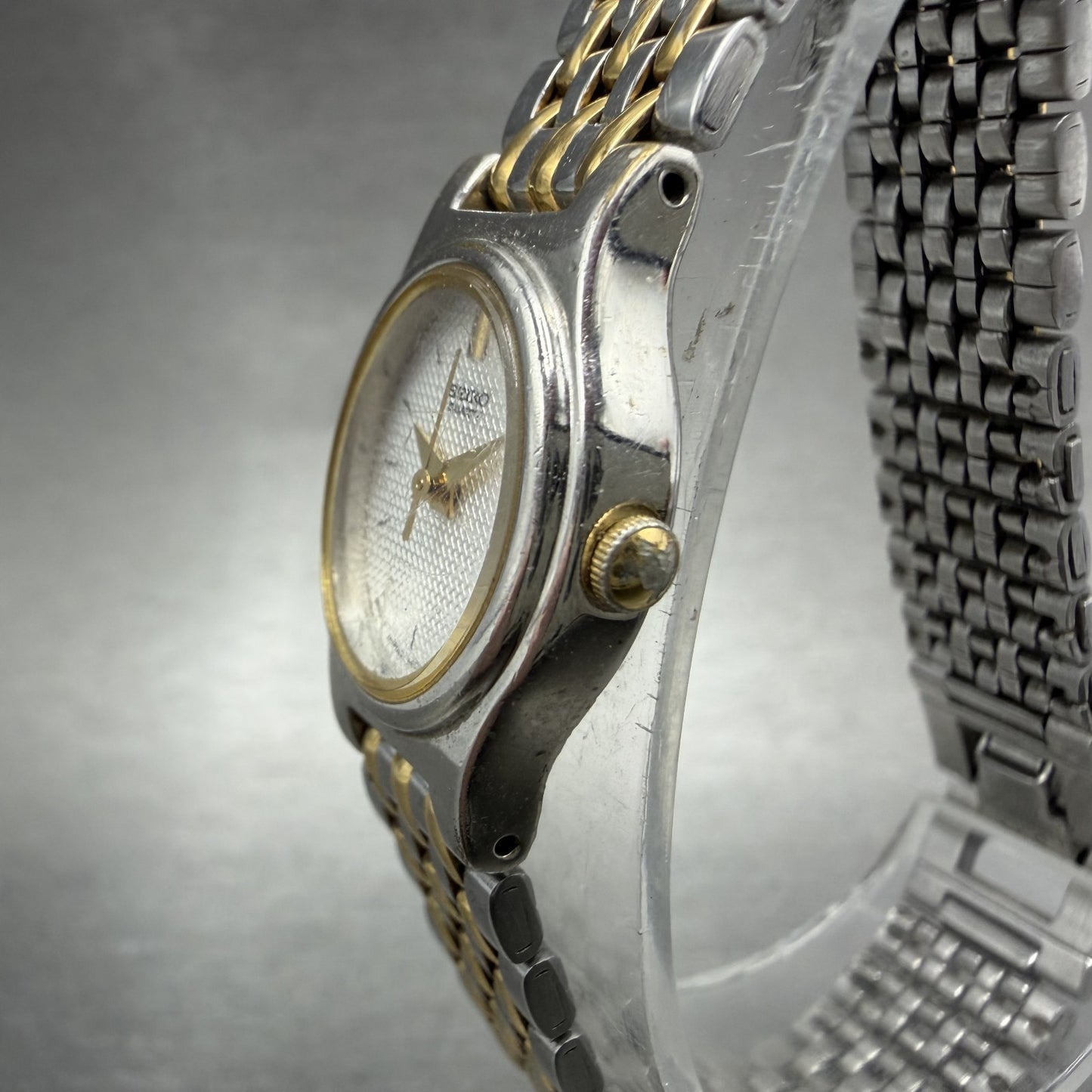 Seiko Watch Women 18mm White Dial Two Tone Oval V401-5228 New Battery Vintage AB2