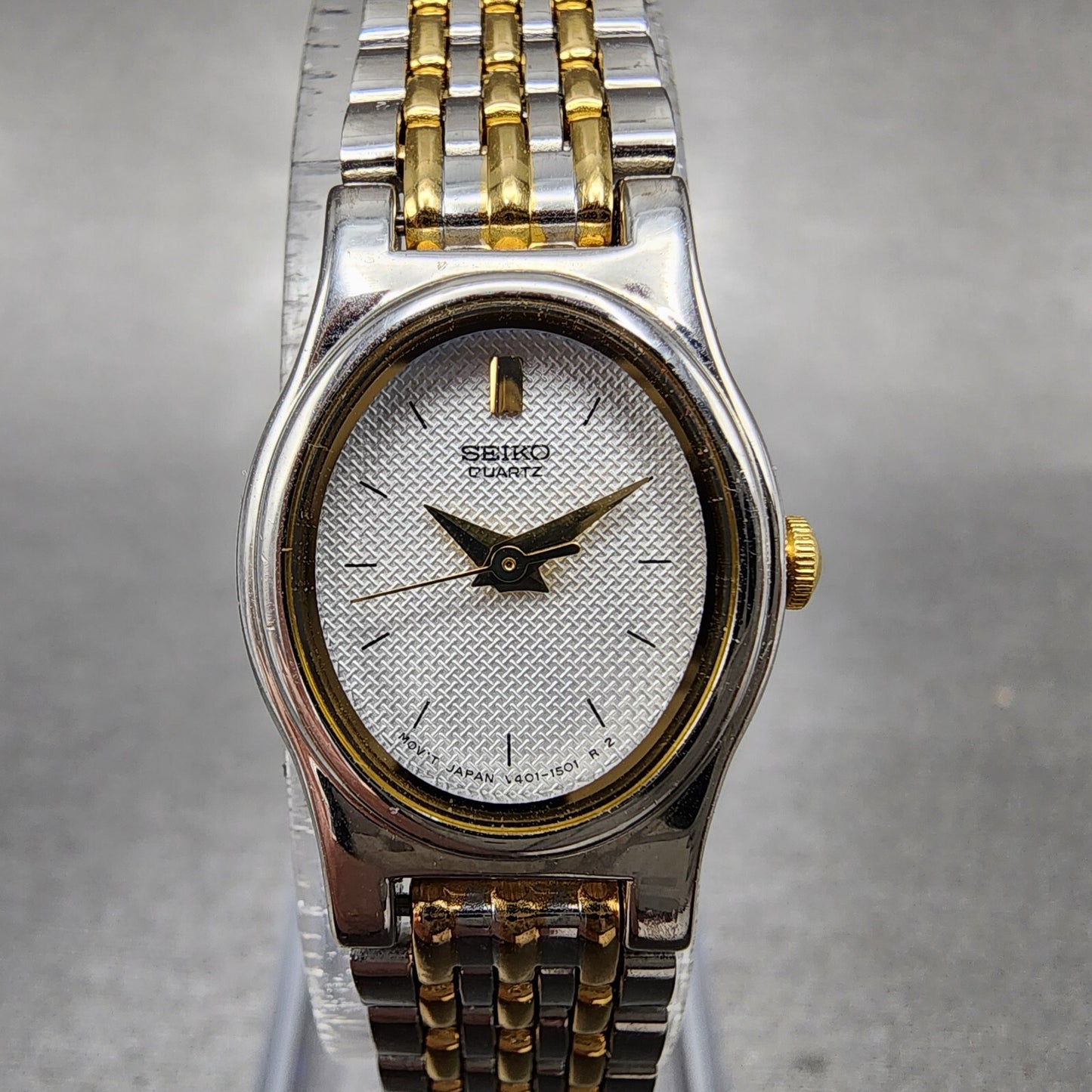 Seiko Watch Women 18mm White Dial Two Tone Oval V4015228 New Battery0