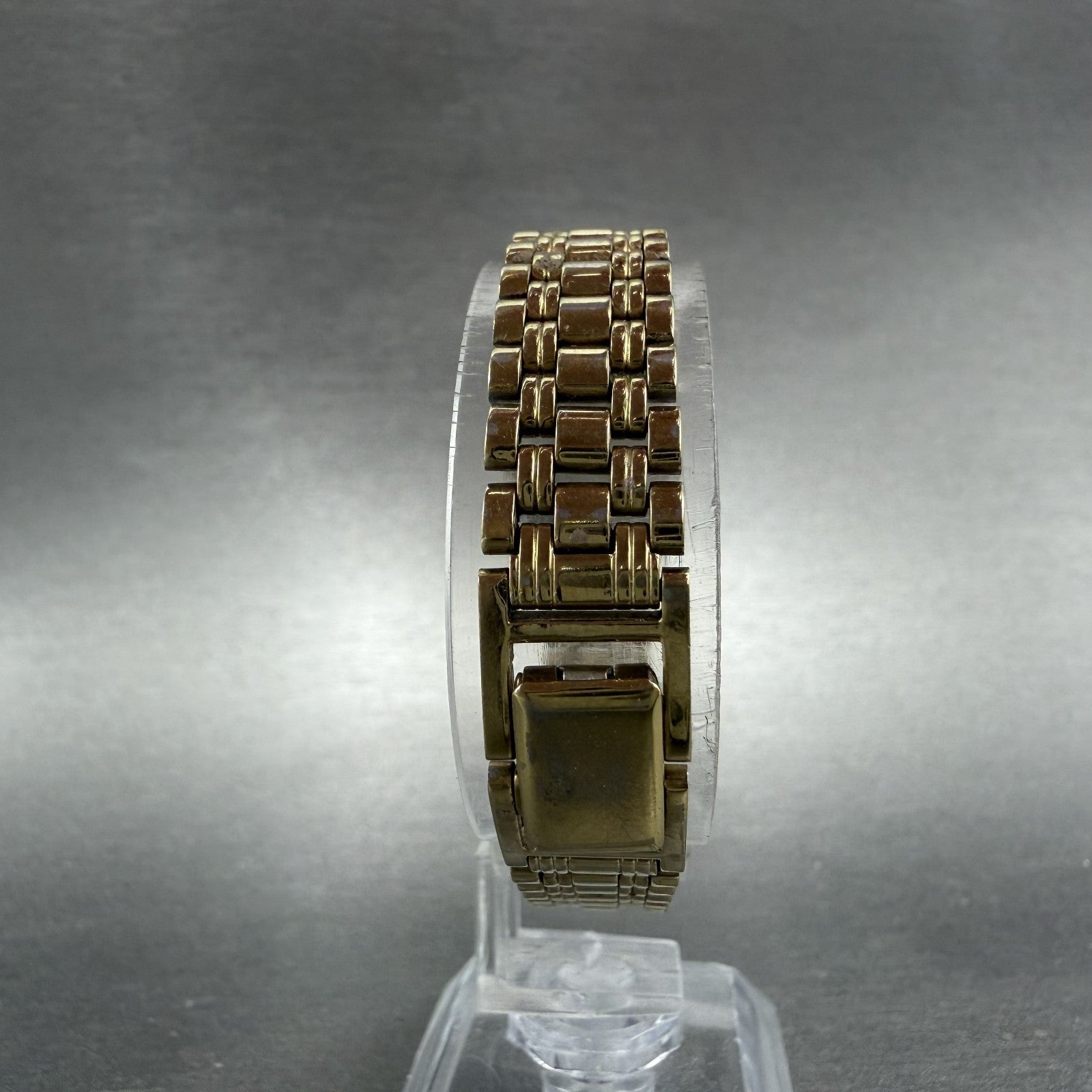 Seiko Tank Watch Women 18mm White Dial Gold Tone Rectangle V401-5129 NewBatt7