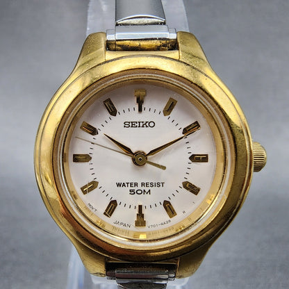 Seiko Watch Women 25mm White Dial Gold Tone Round V7012H30 New Battery1