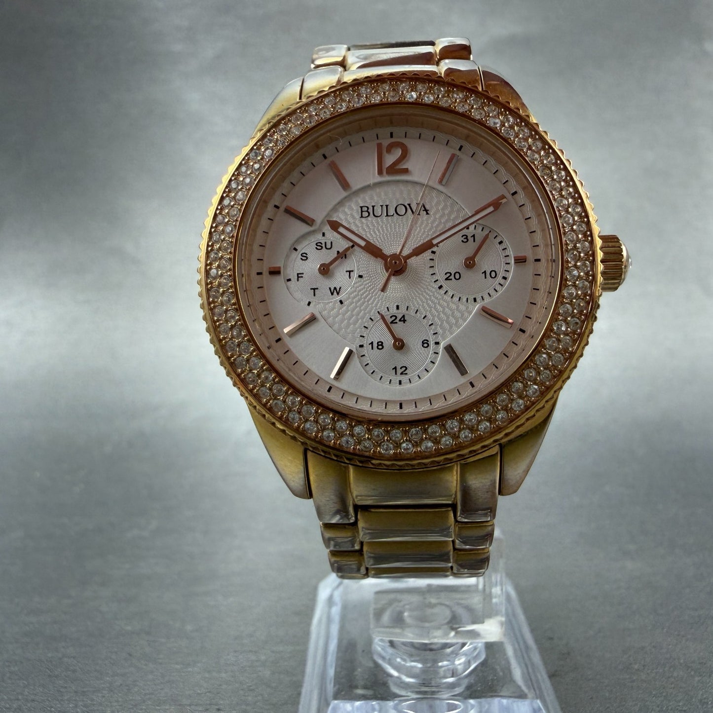 Bulova Watch Women 38mm White Dial Gold Tone Daydate Round 98N100 New Battery5