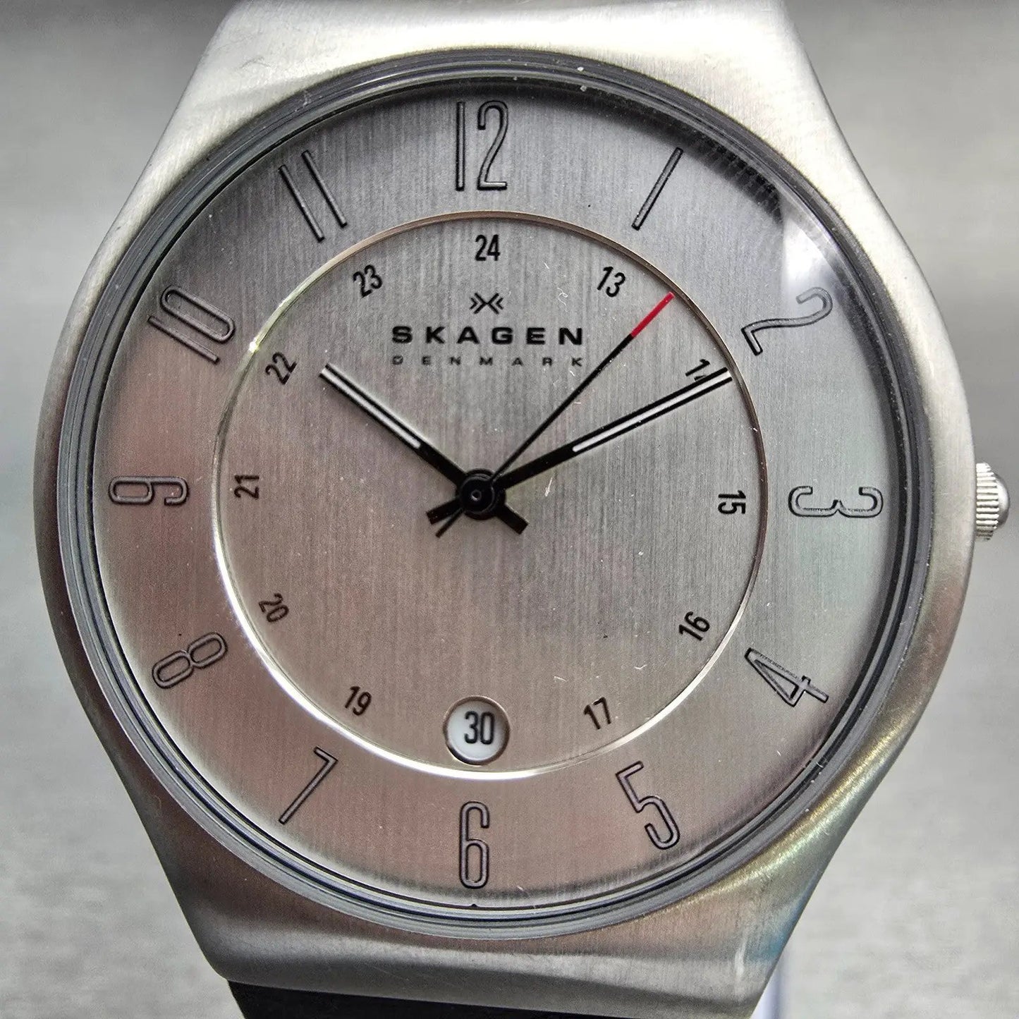 Skagen Watch Men 37mm Silver Dial Silver Tone Date Round 233XXLSLC New Battery1