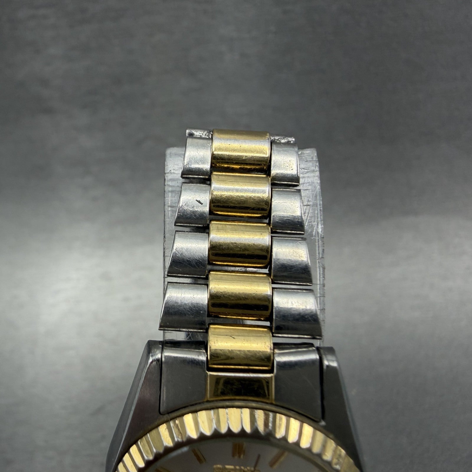 Seiko Watch Women 24mm White Dial Two Tone Daydate Round 3E23-0A69 New Batt MKA4