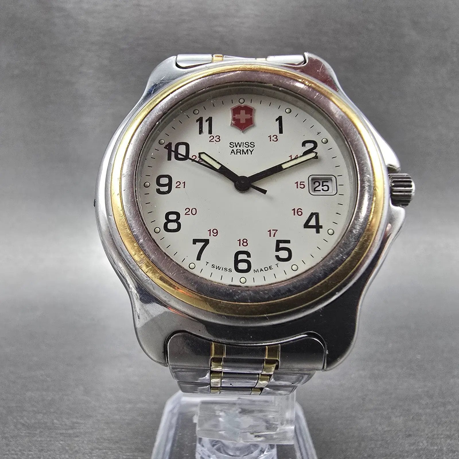 Victorinox Swiss Army Officers Watch Men 39mm White Dial Two Tone Date PARTS HJH6