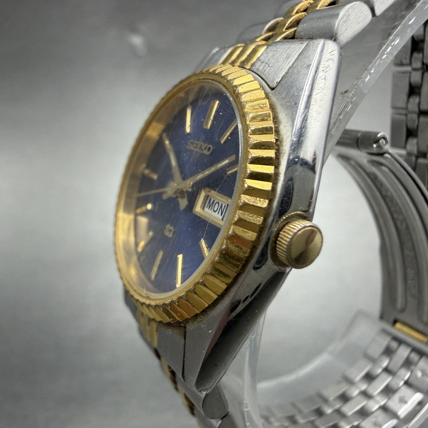 Seiko SQ Watch Women 24mm Blue Dial Two Tone Daydate Round New Battery ABACDABA2