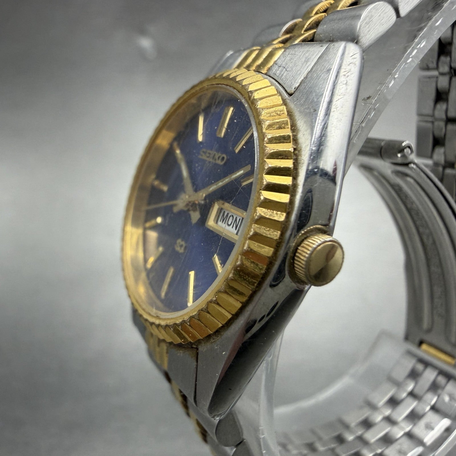 Seiko SQ Watch Women 24mm Blue Dial Two Tone Daydate Round New Battery ABACDABA2