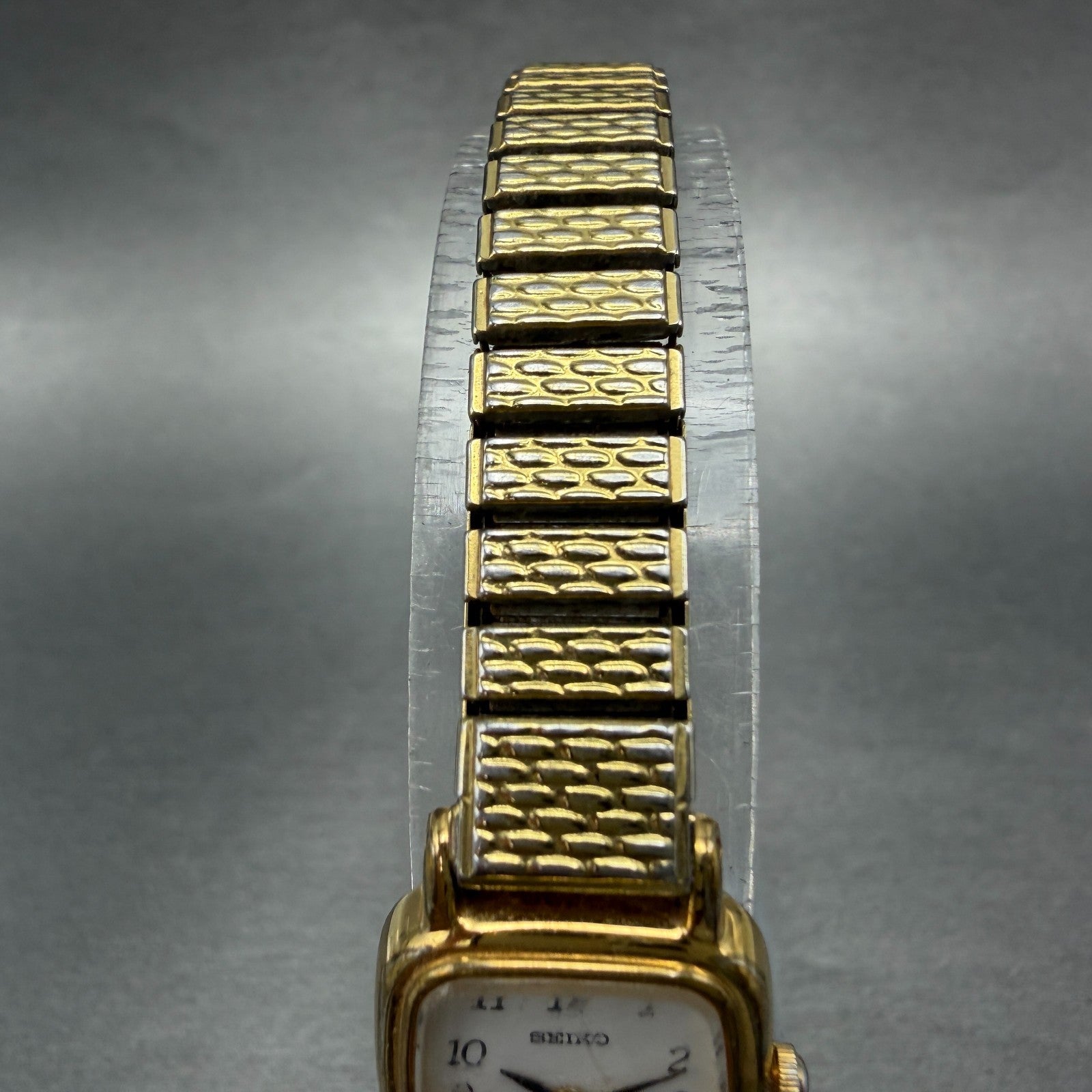 Seiko Watch Women 18mm White Dial Gold Tone Rectangle 1N00-5K29 New Battery 5194