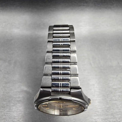 Seiko SQ 100 Watch Men 36mm Silver Dial Silver Tone Daydate 5Y23-7029 New Batt 74