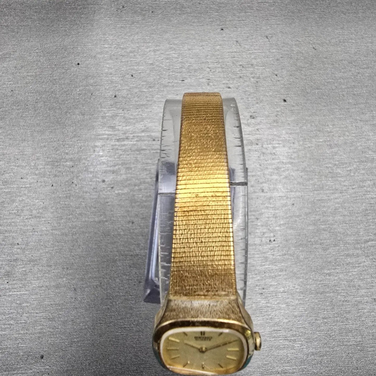 Seiko Watch Women 18mm Champagne Dial Gold Tone Oval 2C20-5029 New Battery VTG4