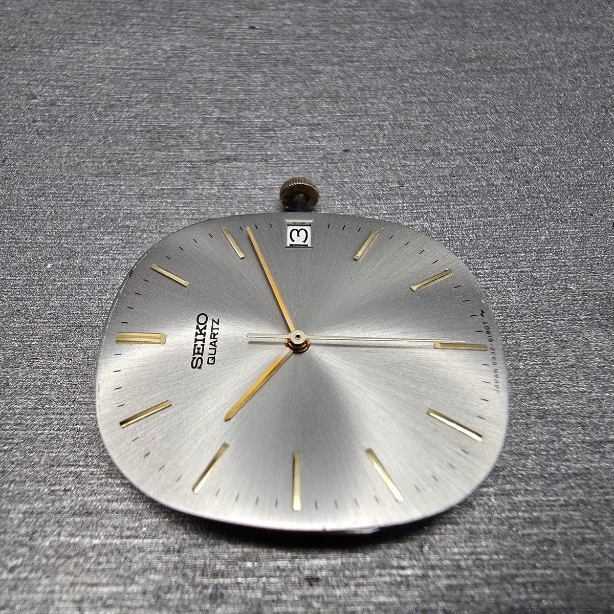 Seiko 5932A Quartz Movement Date Three Hand Parts Vintage 6 Jewels7