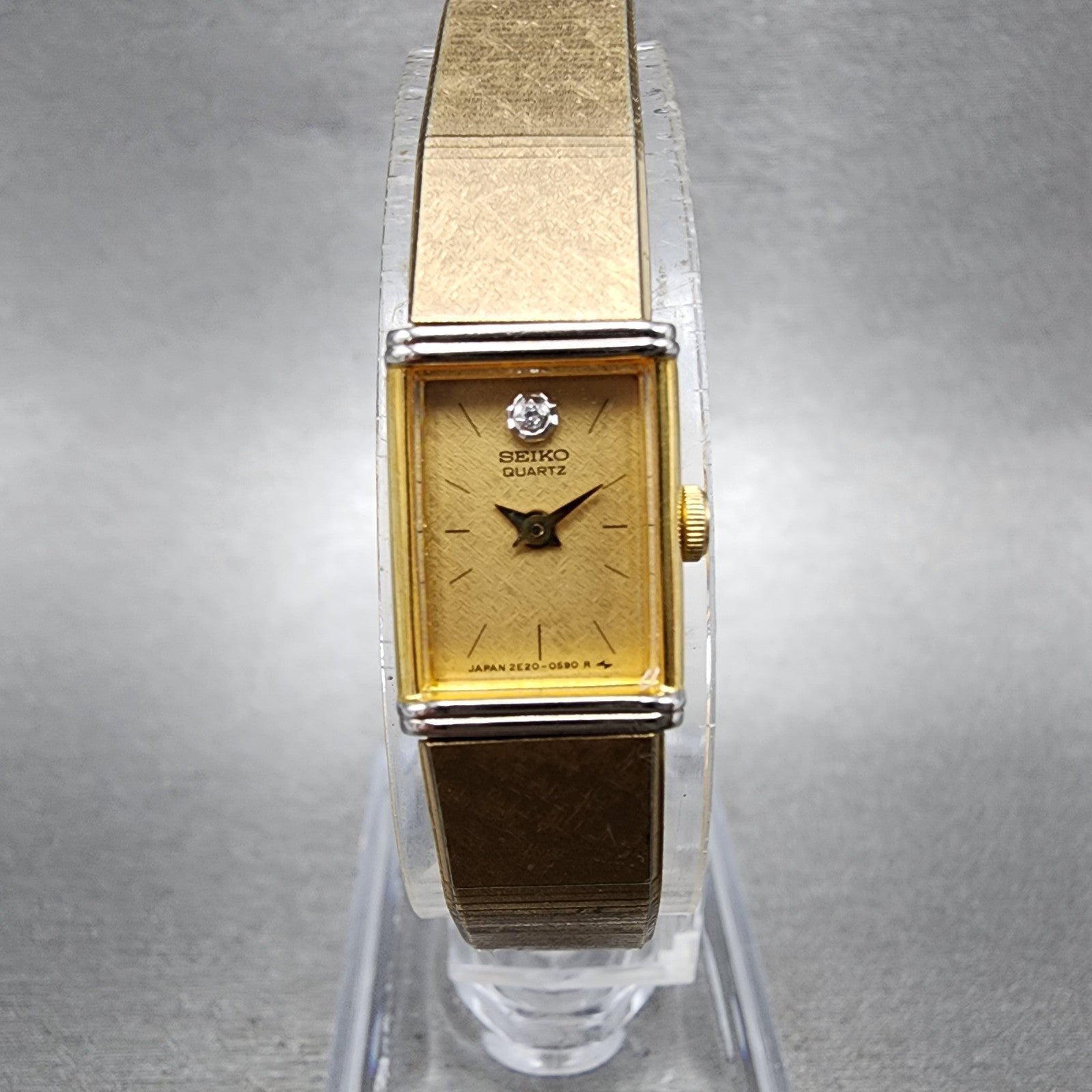 Seiko Tank Watch Women 12mm Champagne Dial Gold Tone 2e205409 New Battery0