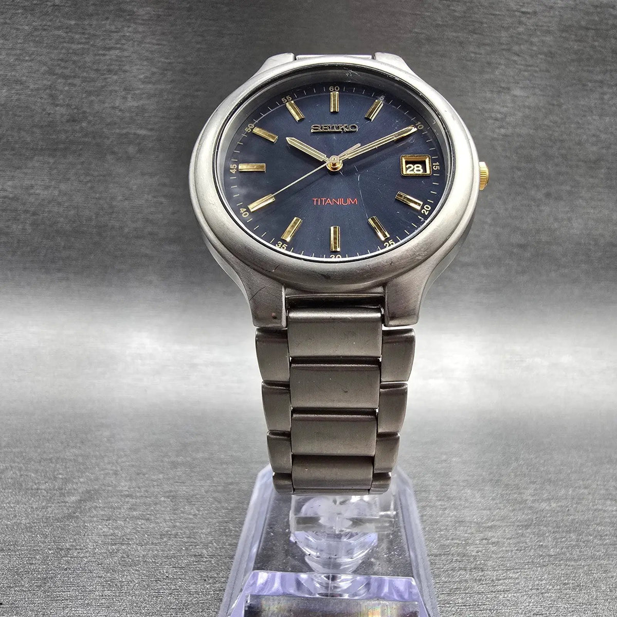 Seiko Titanium Watch Men 37mm Blue Dial Gray Date Round 7N42-8109 New Batt5