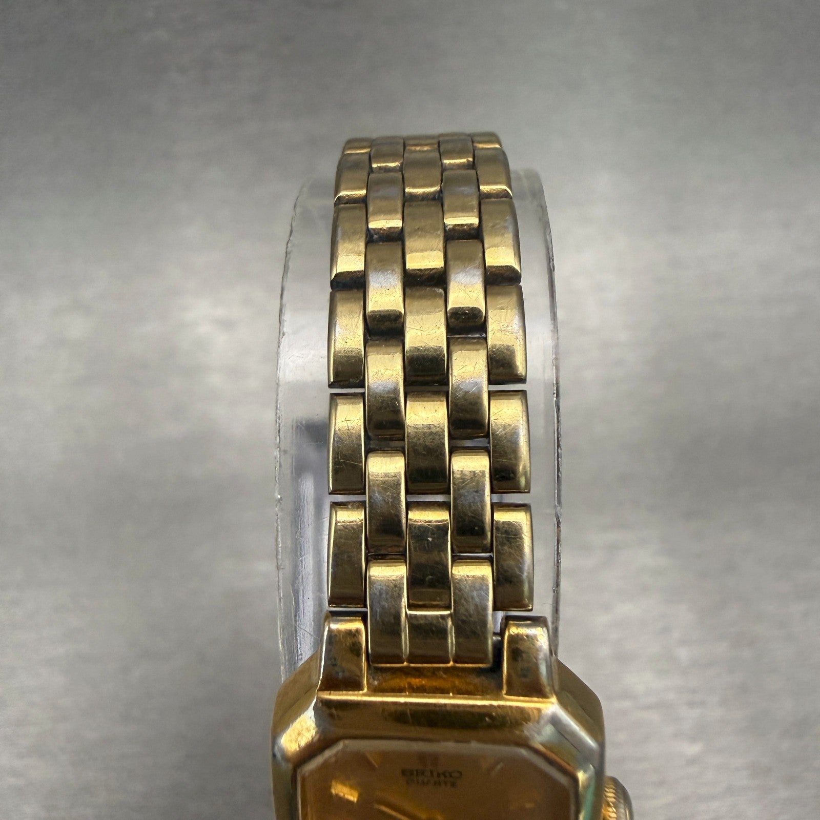Seiko Watch Women 17mm Gold Dial Gold Tone Rectangle V400-5608 New Battery4
