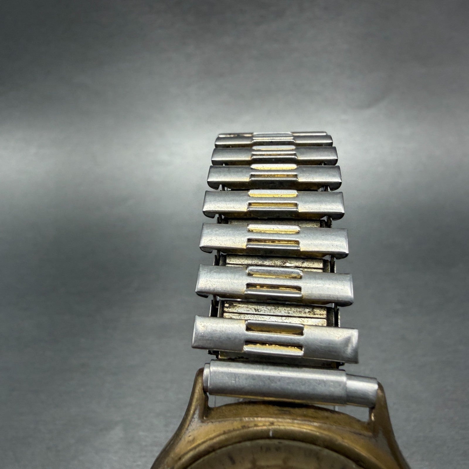 Hamilton Watch Men 34mm Gold Dial Gold Tone Round Retiree UAW 9812 New Battery4