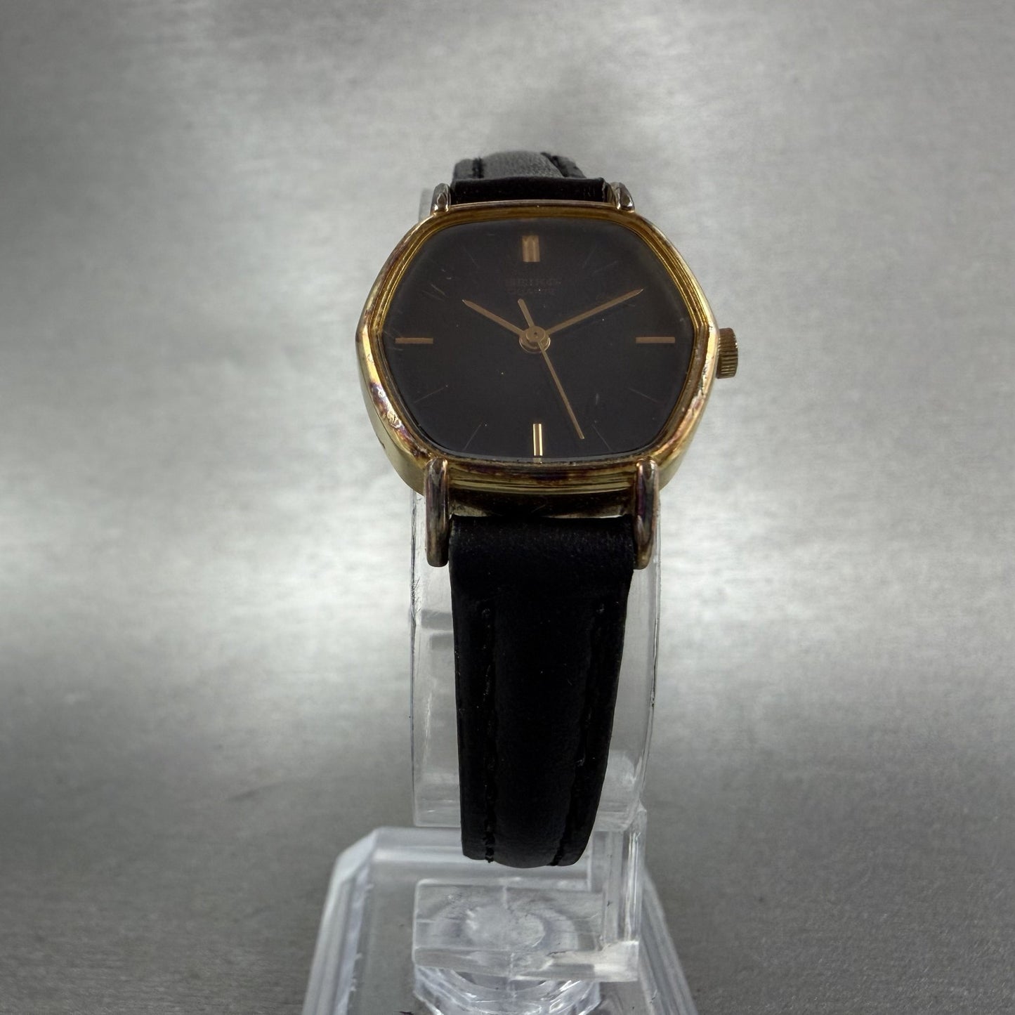 Seiko Watch Women 21mm Black Dial Gold Tone Hexagon 12215500 New Battery5