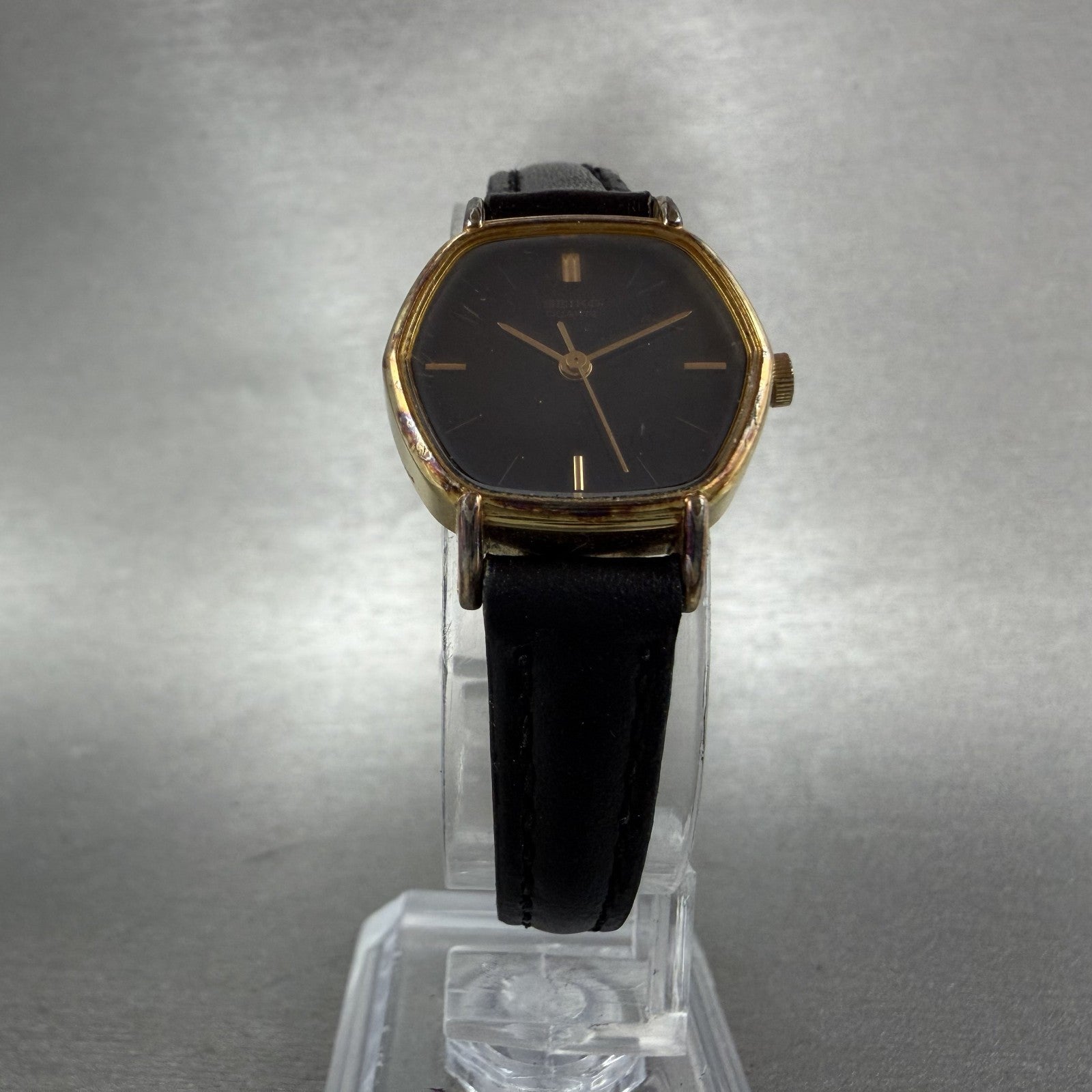 Seiko Watch Women 21mm Black Dial Gold Tone Hexagon 12215500 New Battery5