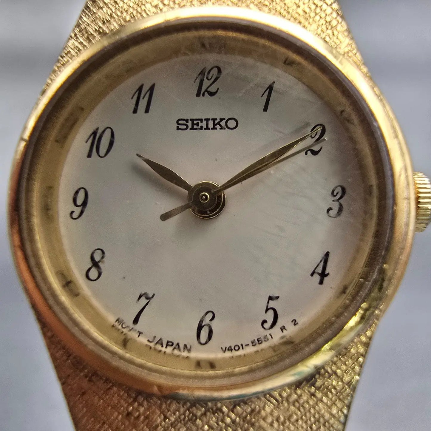 Seiko Watch Women 19mm Ivory Dial Gold Tone Round V401-1819 New Battery Vintage1