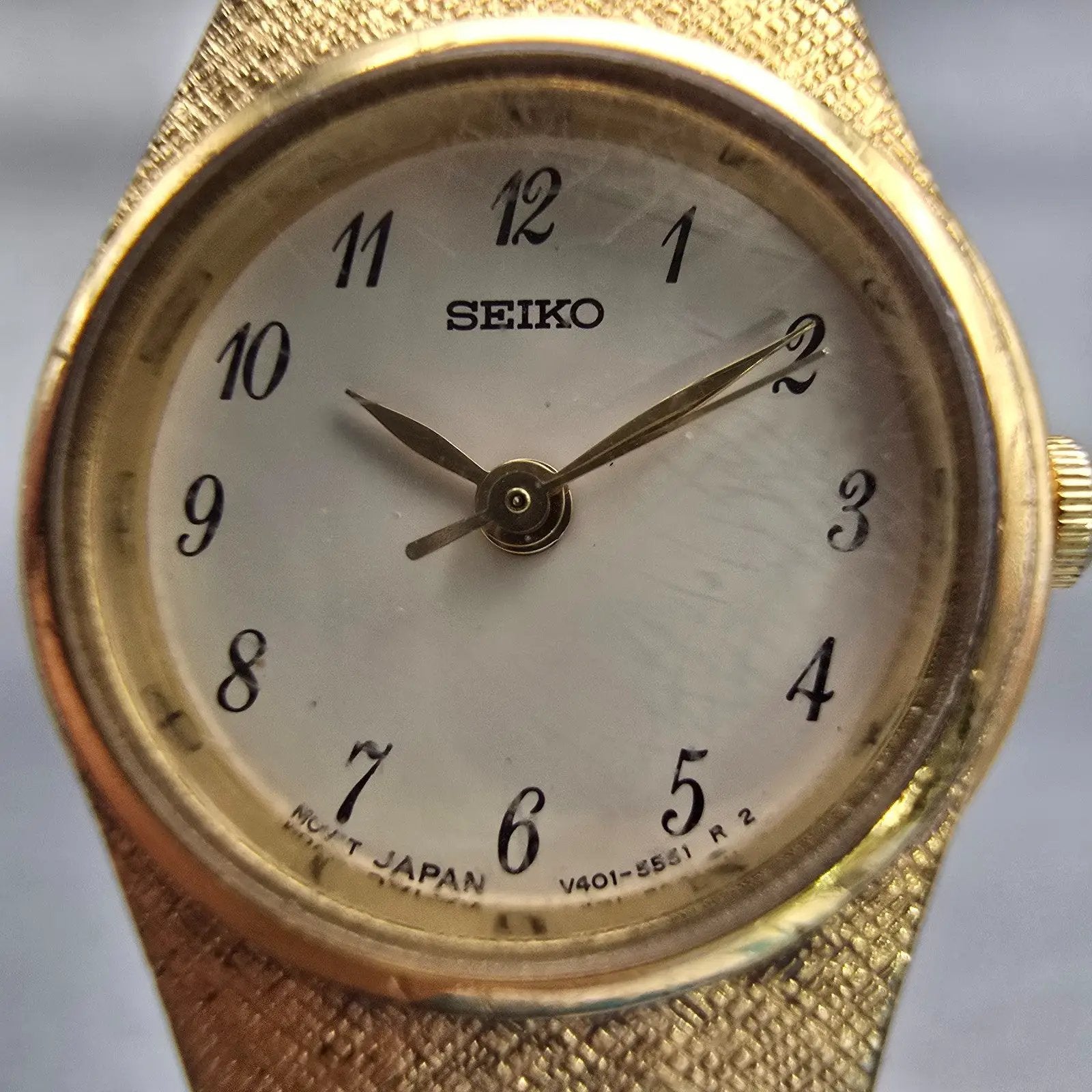 Seiko Watch Women 19mm Ivory Dial Gold Tone Round V401-1819 New Battery Vintage1