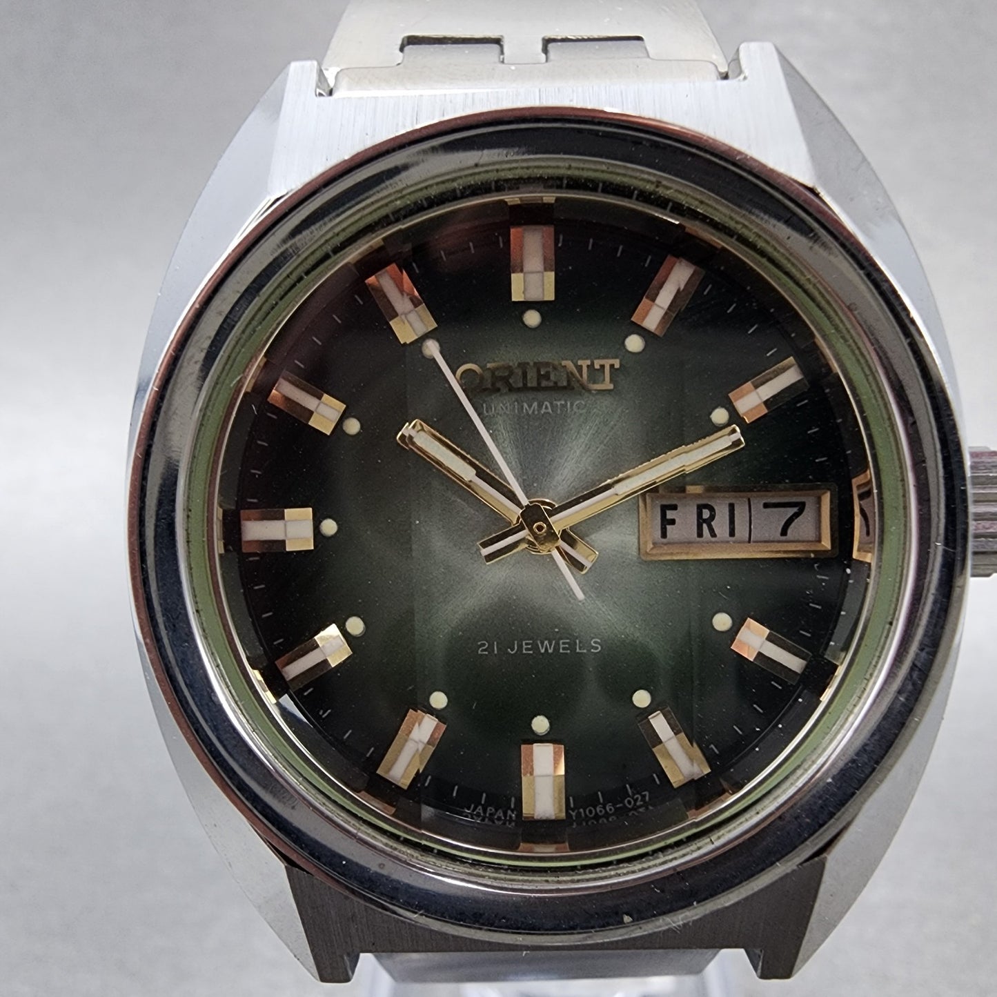 Orient Unimatic Watch Men 37mm Green Dial Daydate Steel Cushion f14910660 Runs1