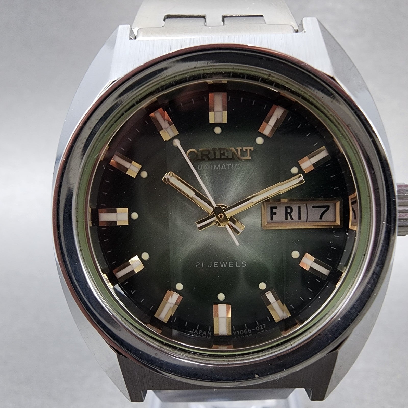 Orient Unimatic Watch Men 37mm Green Dial Daydate Steel Cushion f14910660 Runs1
