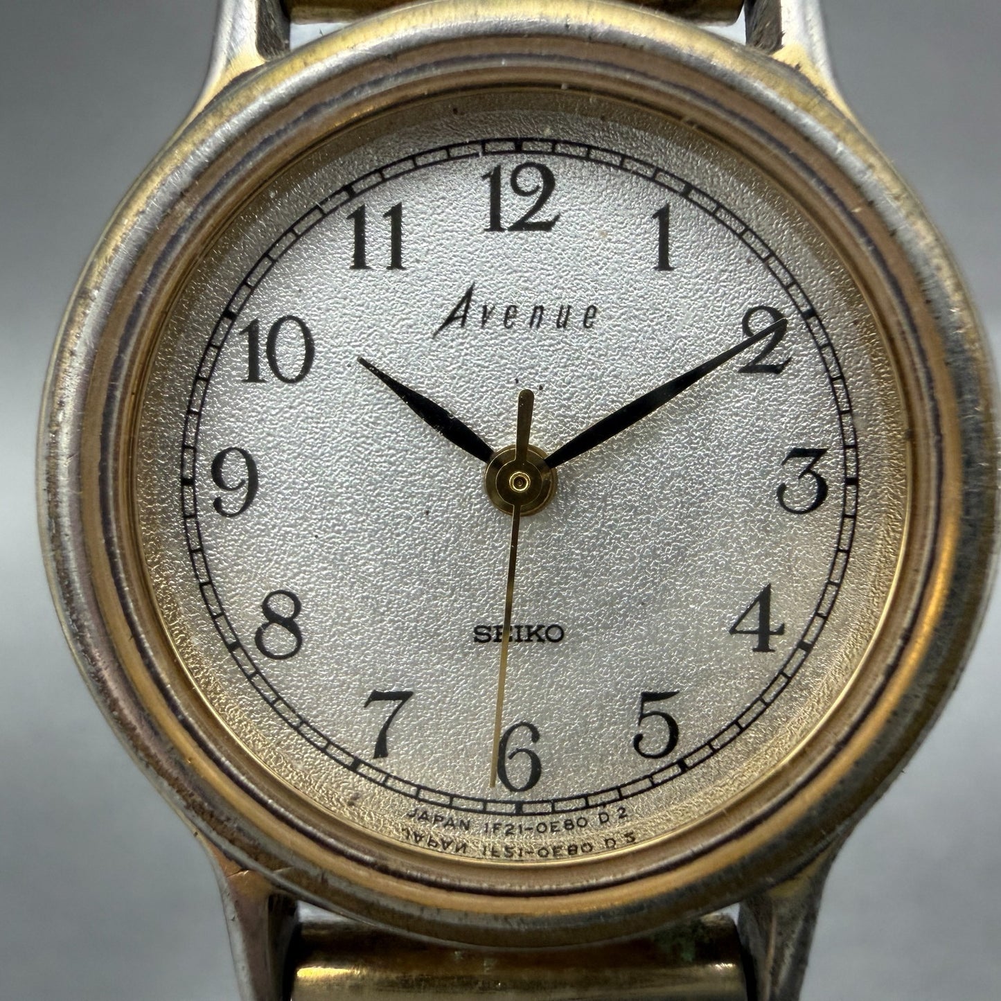 Seiko Avenue Watch Women 23mm Silver Dial Gold Tone Round 1F21-0D20 New Battery1
