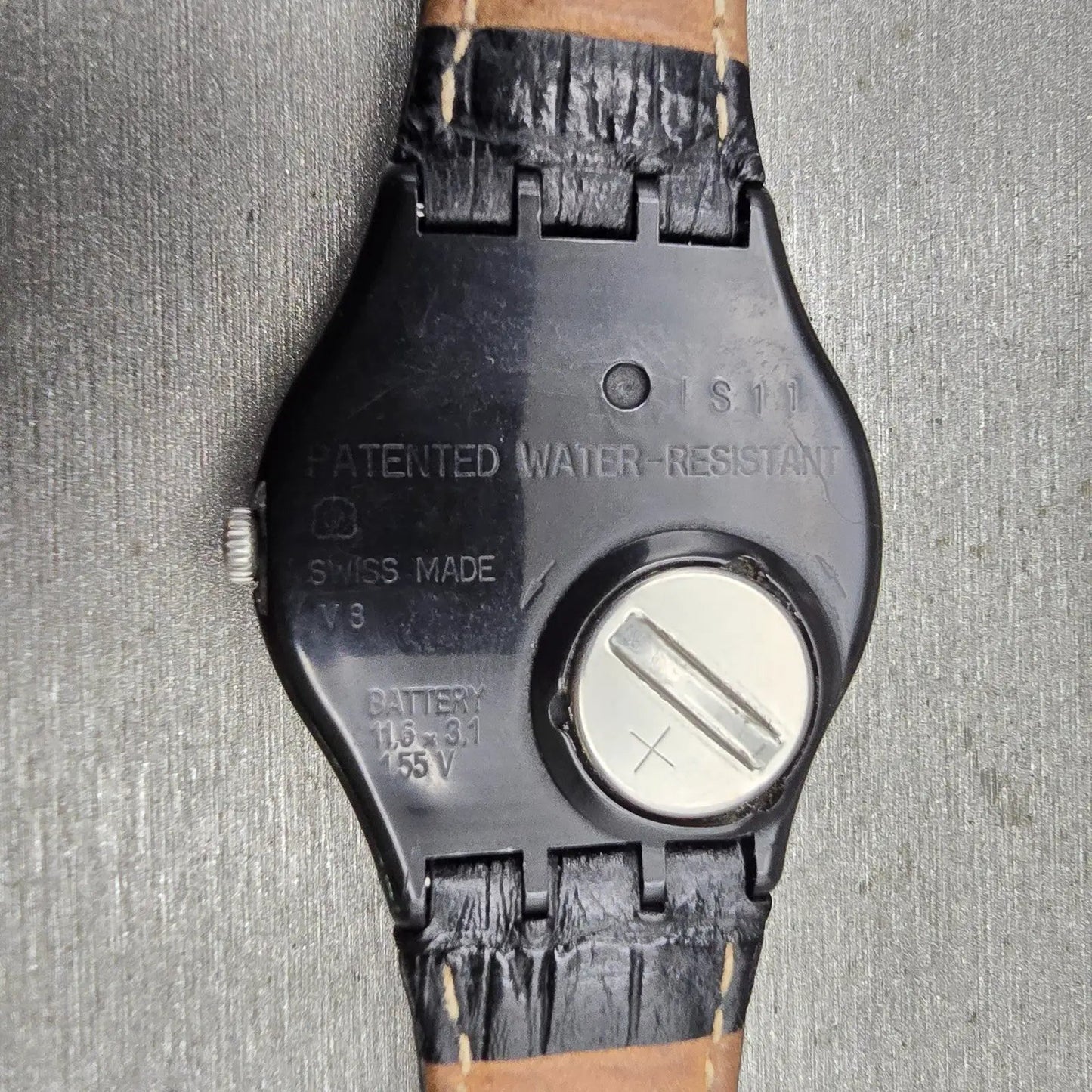 Swatch RED SUNDAY Watch Men Black Dial Black Tone Daydate GB750 New Battery10
