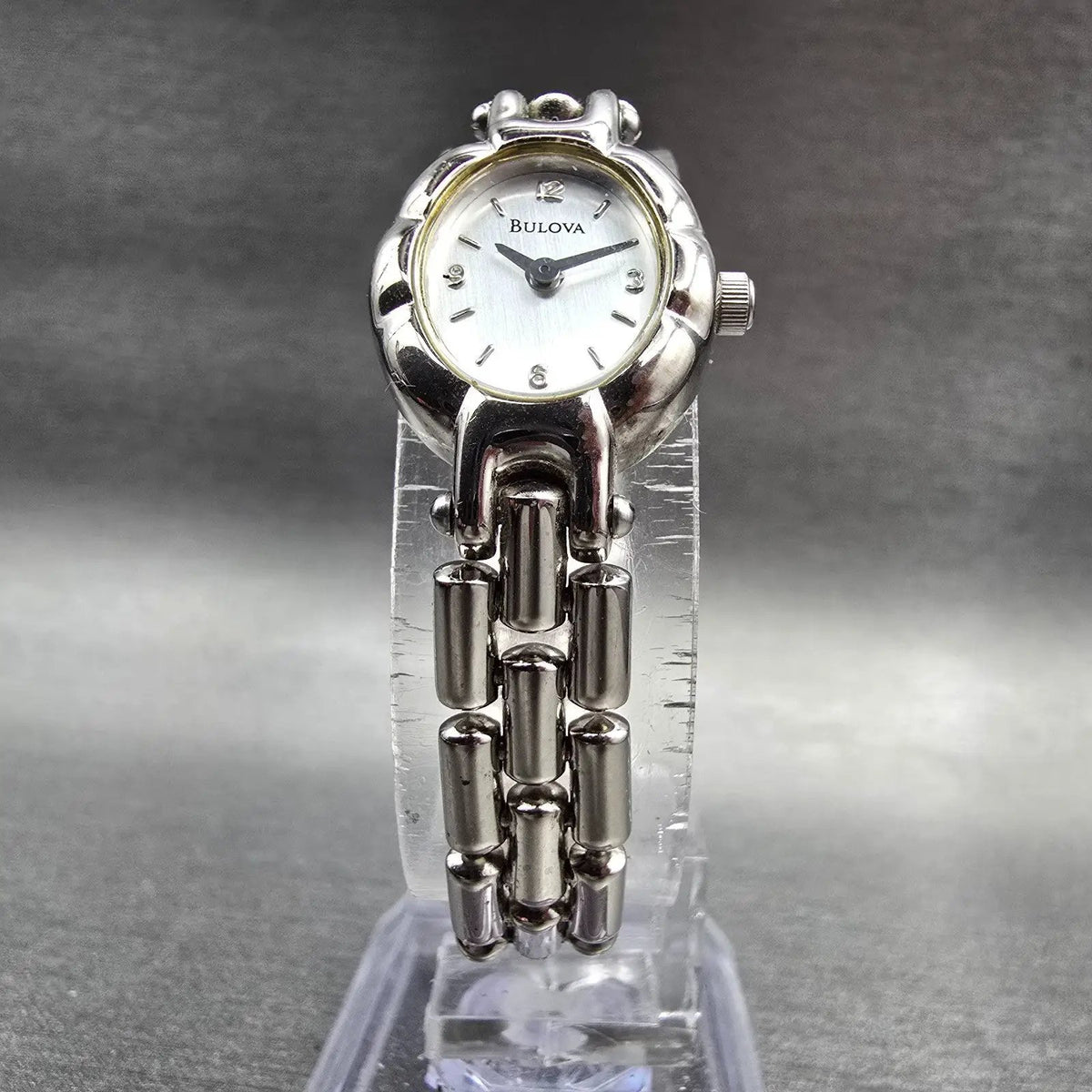 Bulova Watch Women 16mm Silver Dial Silver Tone Oval 91L14 New Battery5