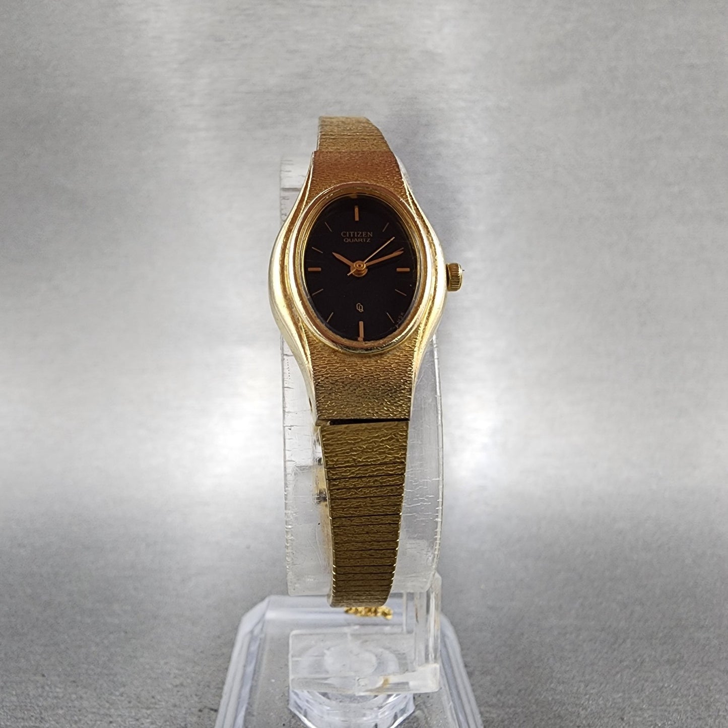 Citizen CQ Watch Women 17mm Black Dial Gold Tone Oval 5930S25350 New BatteryA125