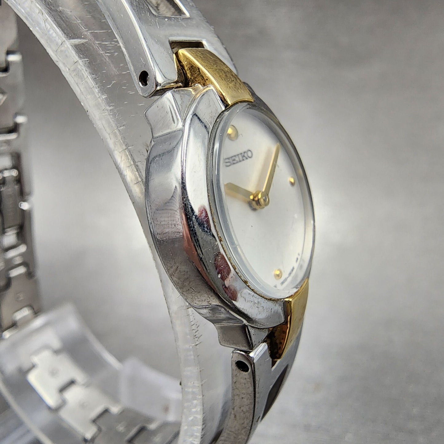 Seiko Watch Women 2mm White Dial Two Tone Round 1n000gm0 New Battery3