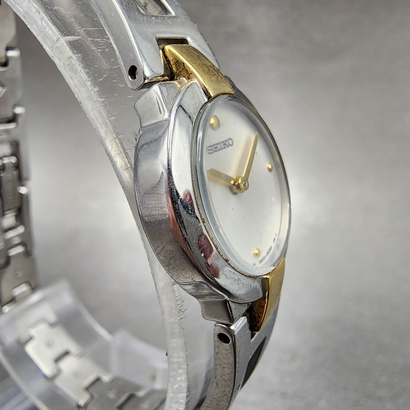 Seiko Watch Women 2mm White Dial Two Tone Round 1n000gm0 New Battery3