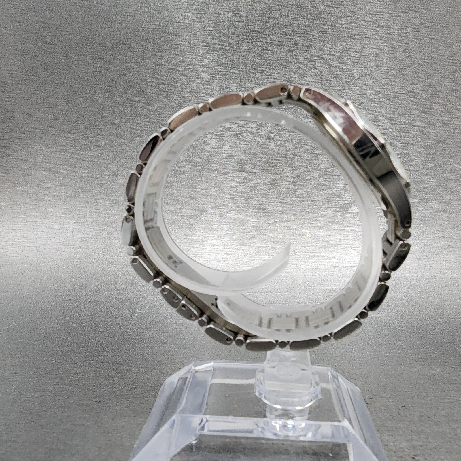 Bulova Watch Women 29mm MOP Dial Two Tone Date Round 98P116 New Battery8