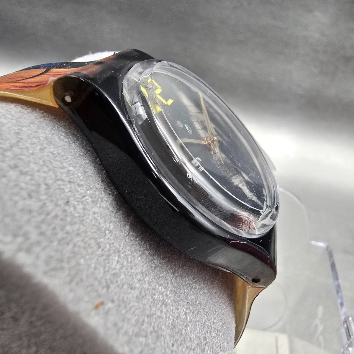 Swatch James Bond The Man with the Golden Gun Watch Men 34mm GB210 New Batt NOS3